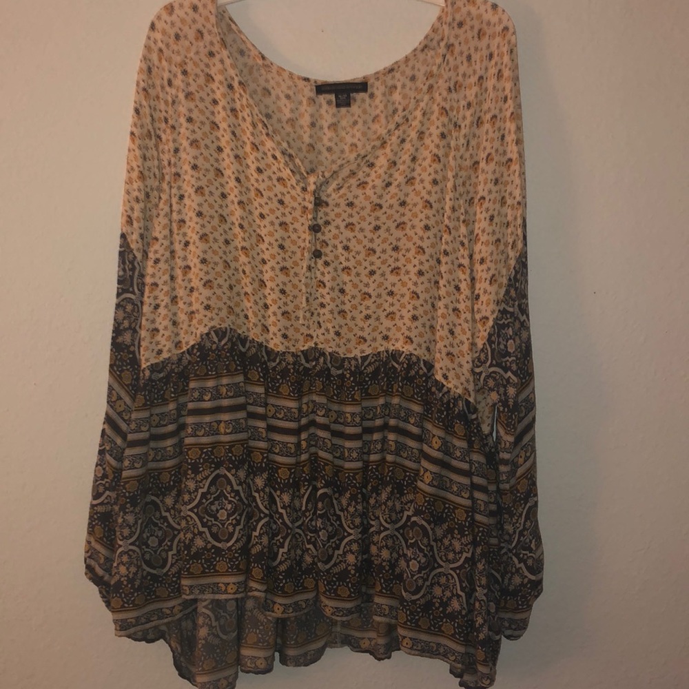 Flowing Flower Top
